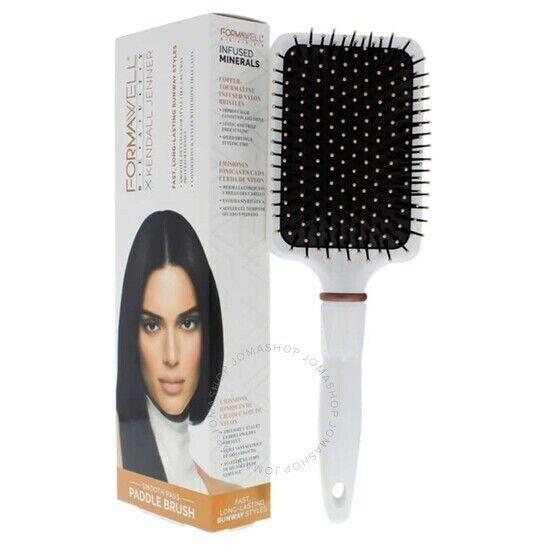 Beauty X Kendall Jenner Smooth Pass Paddle Brush by Kendall Jenner for Unisex - 1 Pc Hair Brush