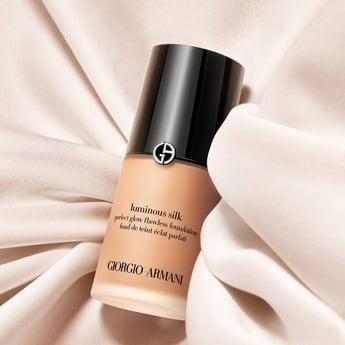 Luminous Silk Foundation - # 4 Light Golden by Giorgio Armani for Women - 1 oz Foundation